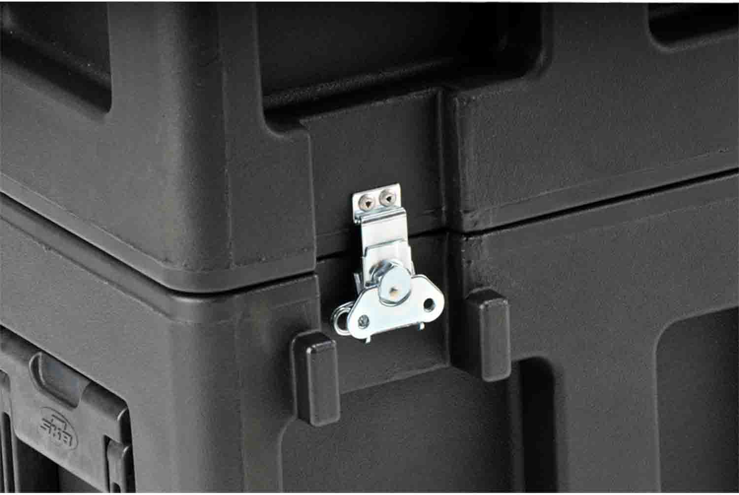 SKB Cases 3SKB-2026 Roto-Molded LCD Case for 20 – 26-Inch Screens - Hollywood DJ