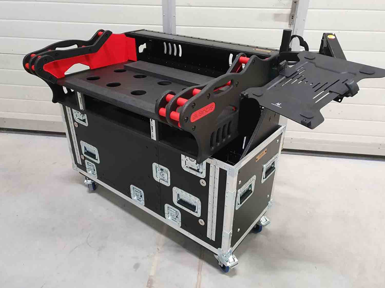 ProX XZF-AHAVANTIS D2U Flip-Ready Easy Retracting Hydraulic Lift DJ Case for AH-AVANTIS D2U Console - Hollywood DJ