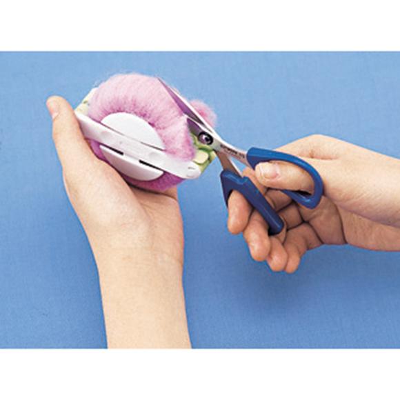 Clover Pom Pom Maker