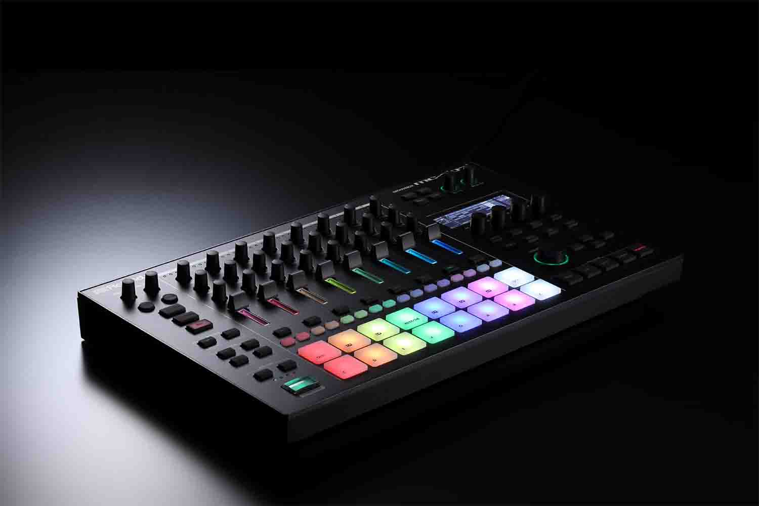 B-Stock: Roland MC-707, 8-Track Groovebox Zen Core Music Production Workstation - Hollywood DJ