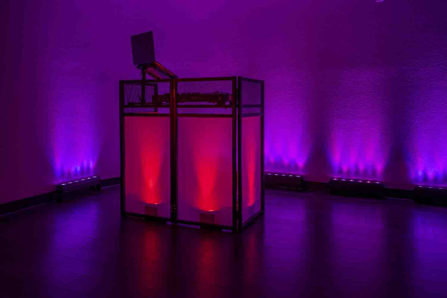 Headliner HL-30061 Huntington Portable DJ Booth - Hollywood DJ