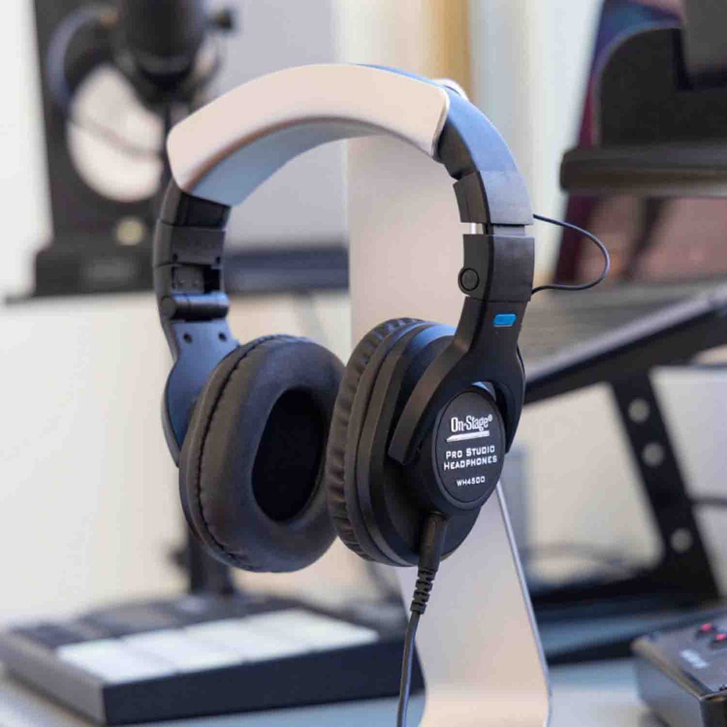 Onstage WH4500 Professional Studio Headphones - Hollywood DJ