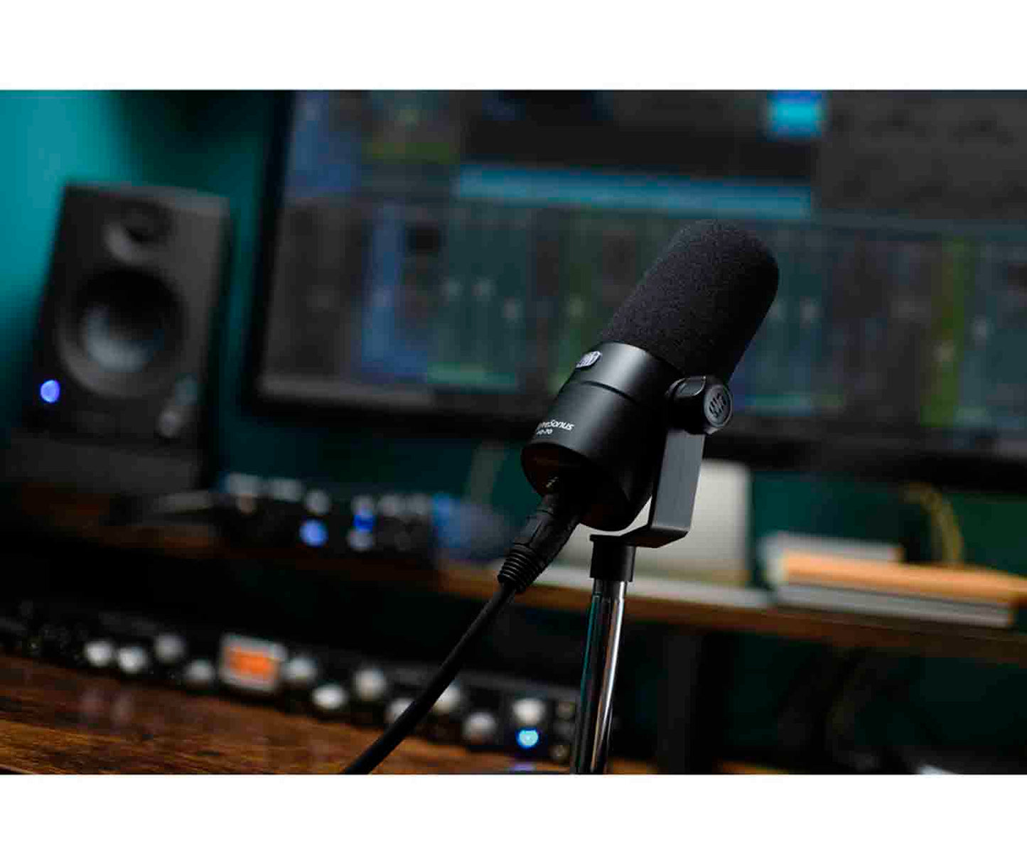 PreSonus PD-70 Dynamic Cardioid Broadcast Microphone - Hollywood DJ