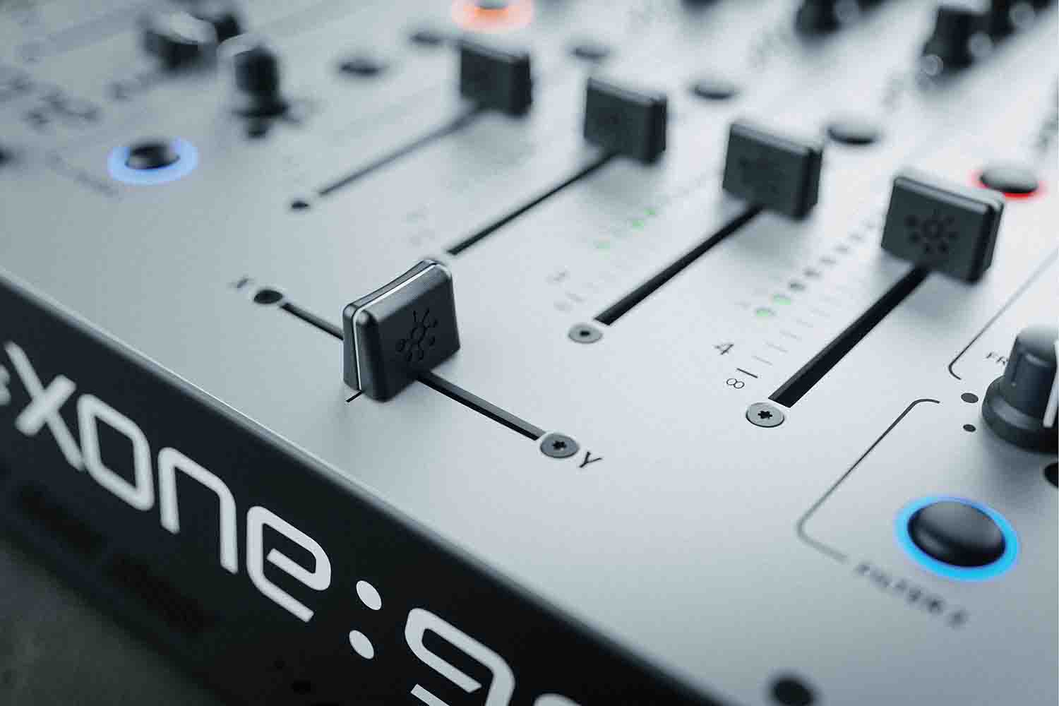 Allen & Heath XONE:96 Analogue DJ Mixer with Audio Interface - Hollywood DJ