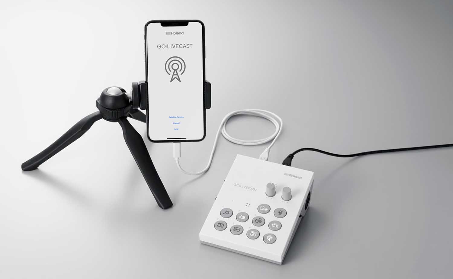 ROLAND GOLIVECAST Live Streaming Audio and Video Studio for Smartphones and Tablets - Hollywood DJ