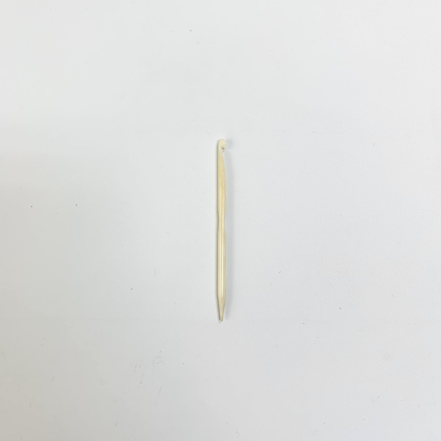 Lacis Hook/Point Wanda Bone Needle