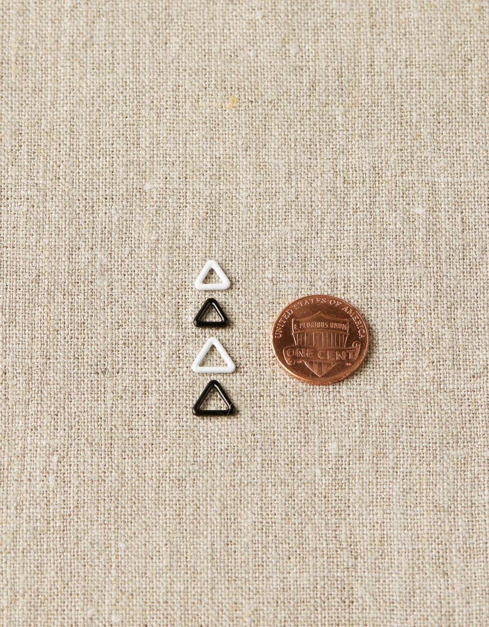 Cocoknits Triangle Stitch Markers - In Row