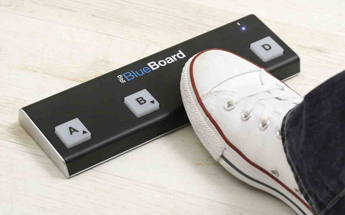IK Multimedia iRig BlueBoard, Bluetooth MIDI Pedal Board - Hollywood DJ