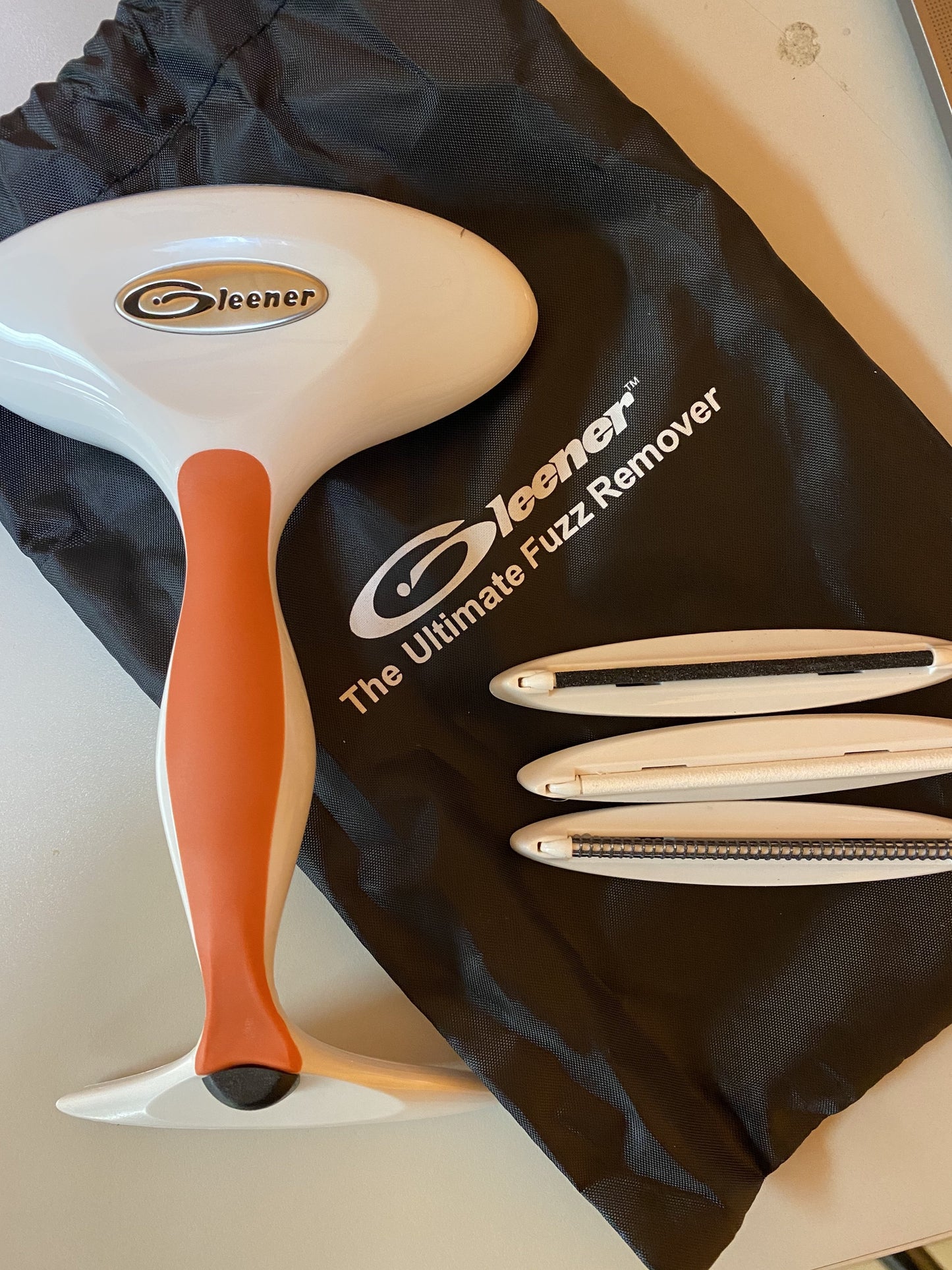 Gleener Fuzz Remover w/ Storage Bag